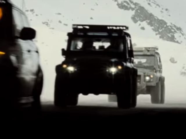 После этой рекламы Джеймса Бонда вы захотите ездить на Land Rover